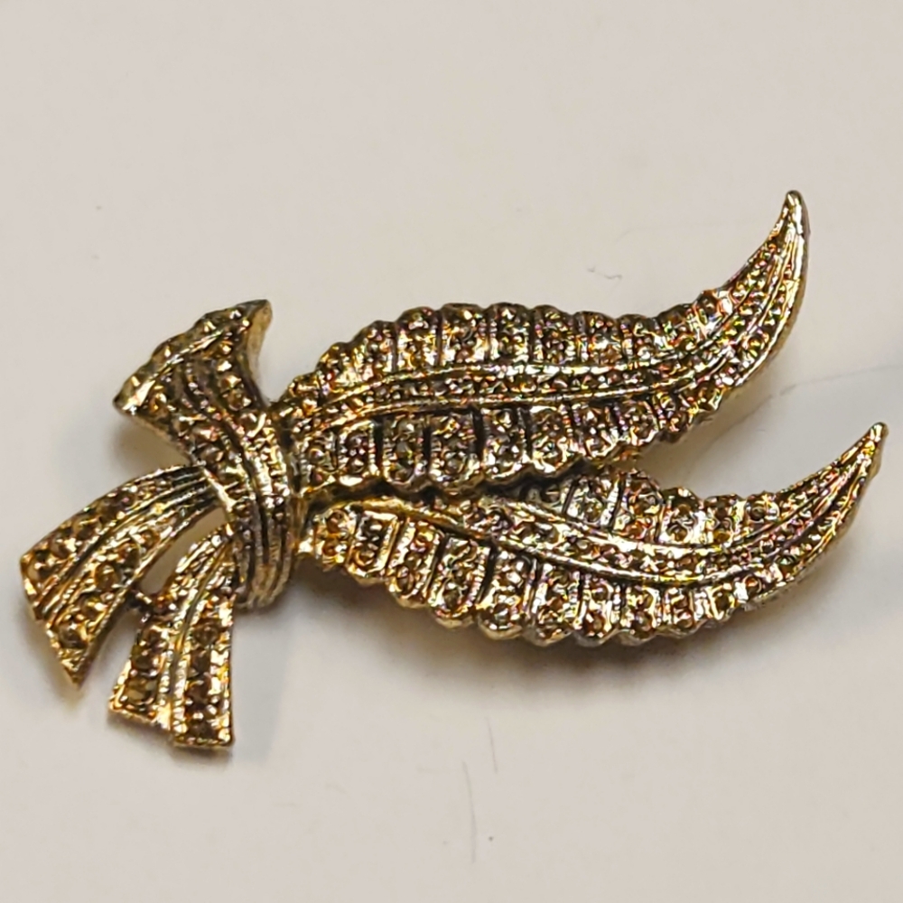 Gold Tone Brooch By Gerrys